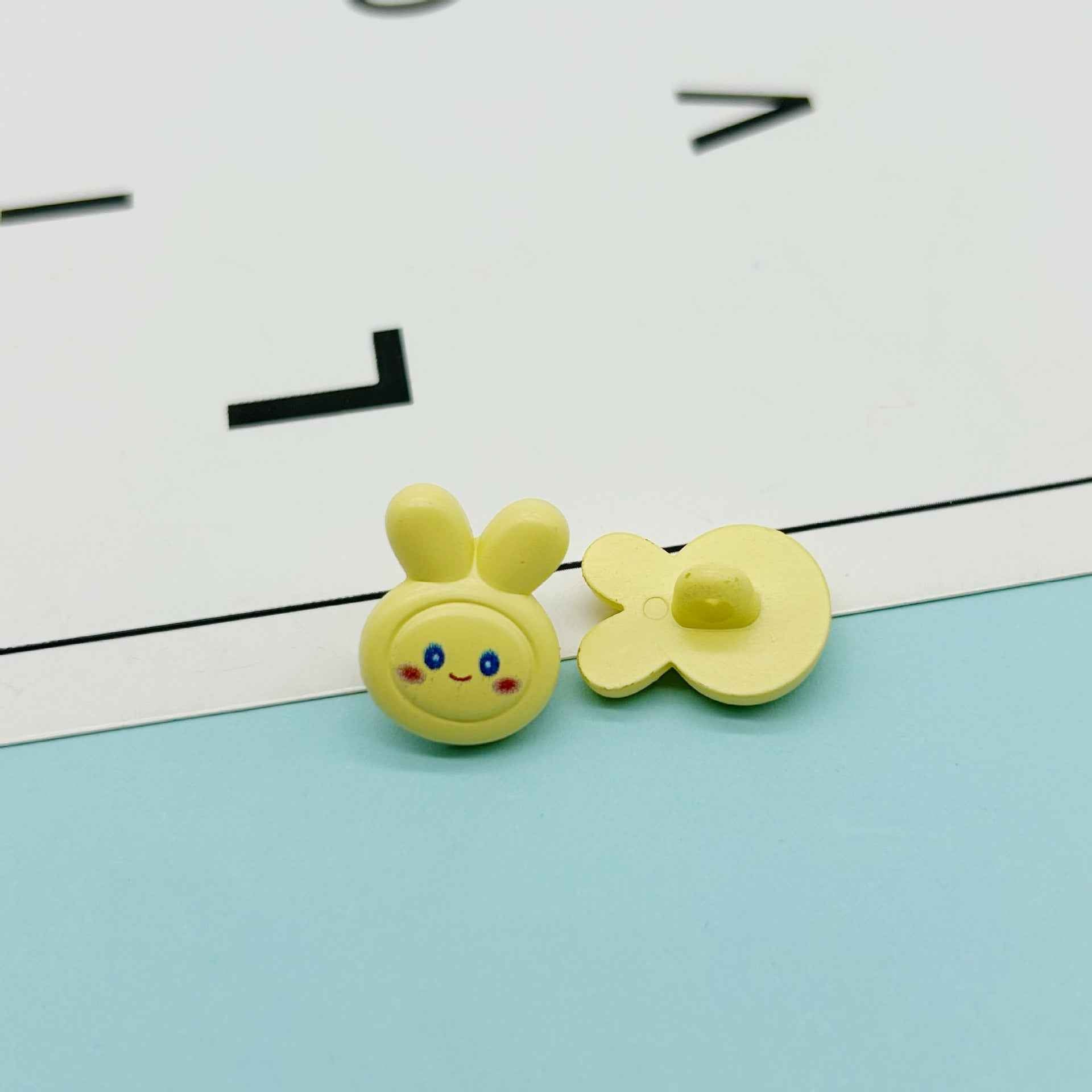 18mm Colorful Cartoon Rabbit Plastic Buttons for Children's DIY Crafts 40 Pack - Lots of Buttons