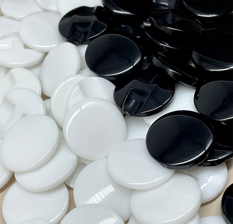 10mm-34mm Fekete és Fehér Gyanta Rejtett Lyukú Kenyér Gombok Különböző Ruházatokhoz