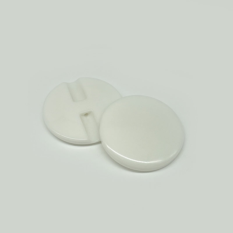 10mm-34mm Fekete és Fehér Gyanta Rejtett Lyukú Kenyér Gombok Különböző Ruházatokhoz