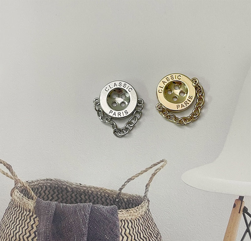 17/23mm Klasszikus Párizsi Kerek Négylyukú Széles Peremű Mozgatható Lánc Fém Gombok 12DB