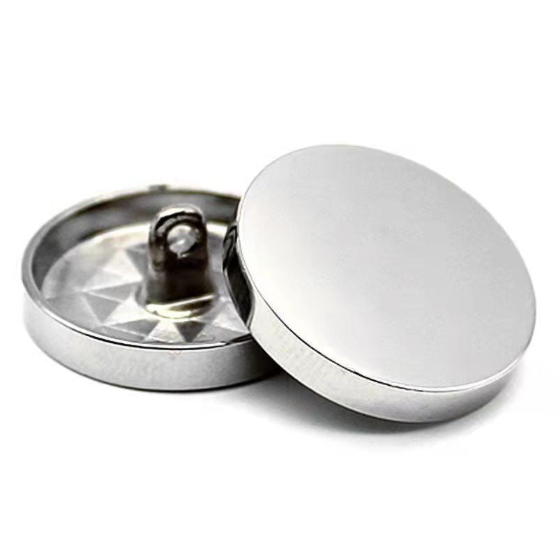 9-30mm Kerek Tükörfényes Fém Lapos Varrott Gombok Kézzel