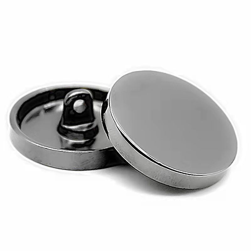 9-30mm Kerek Tükörfényes Fém Lapos Varrott Gombok Kézzel