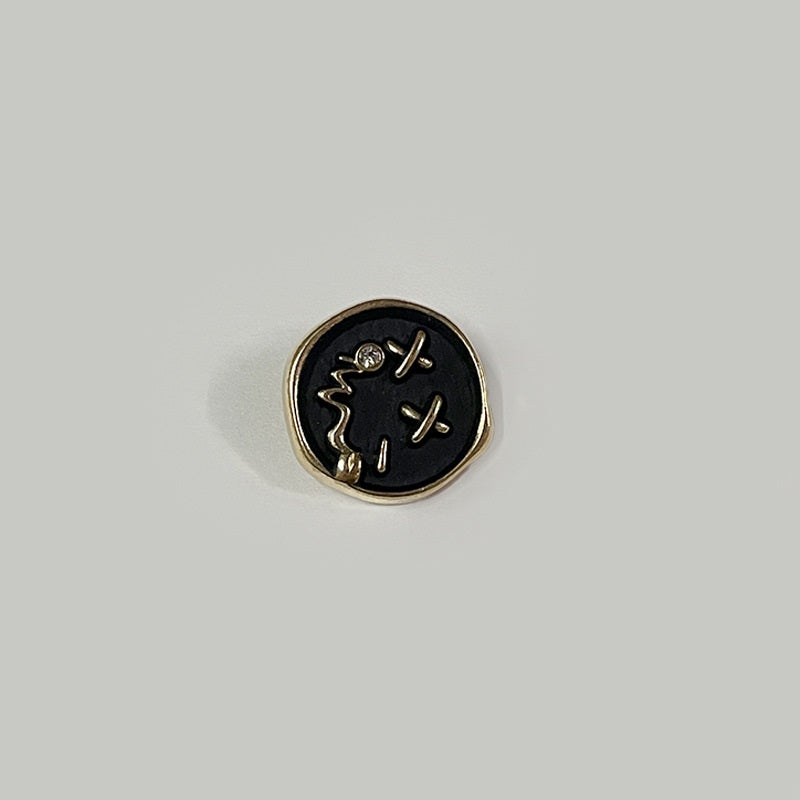 18/23mm Egyedi Mosolygó Arc Fekete Fém Gombok Ötvözet Magas Szárakkal 50db