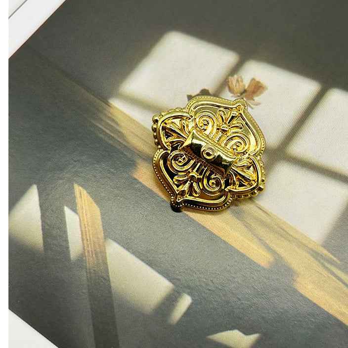 18/20/24mm Vintage Engraved Alloy Buttons for Women's Suits 20pcs - Lots of Buttons