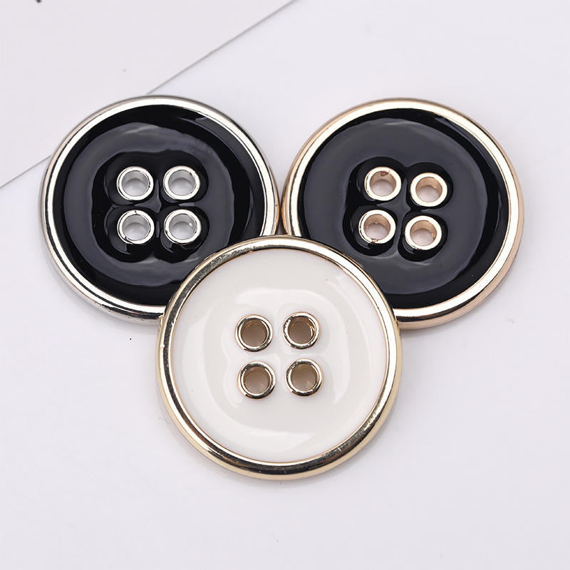 Kerek 4 Lyukú Fém Gombok Arany Ezüst Szél Fekete Fehér Enamel 50db