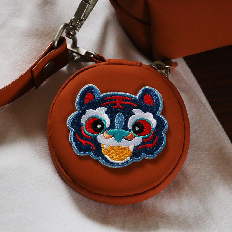 Self-Adhesive Chinese Style‘Five Tigers Greeting’ Embroidered Patches 5pcs